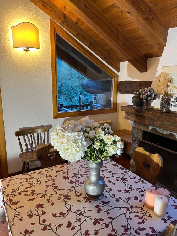 Chalet Blanc "La Mansarda" Apartment Курмайор Екстериор снимка