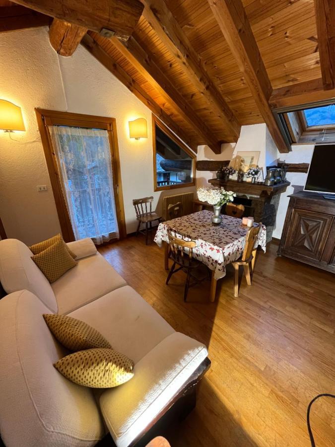 Chalet Blanc "La Mansarda" Apartment Курмайор Екстериор снимка