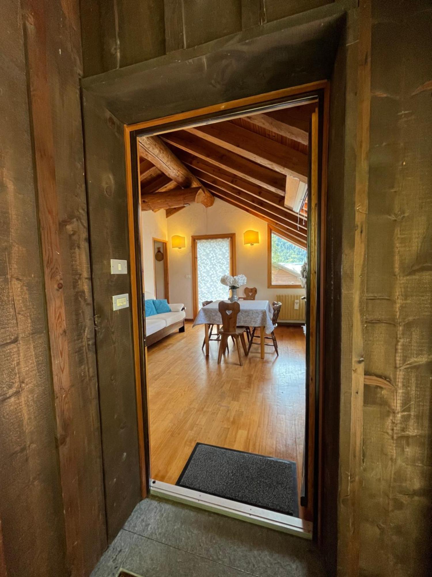 Chalet Blanc "La Mansarda" Курмайор Екстериор снимка