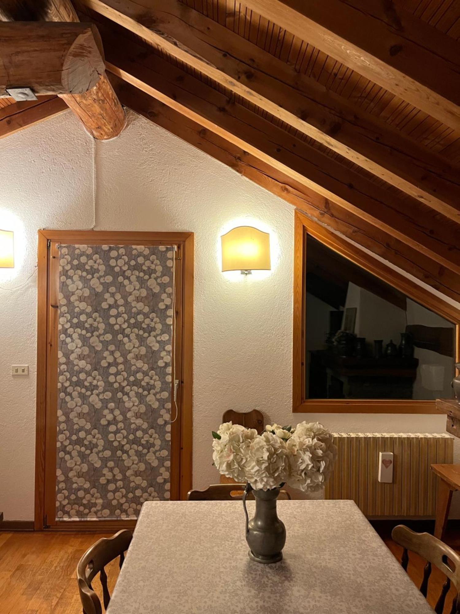 Chalet Blanc "La Mansarda" Apartment Курмайор Екстериор снимка